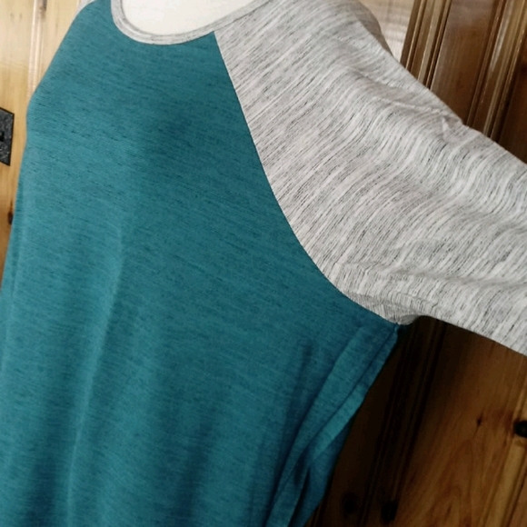 LuLaRoe contrast sleeve Irma tunic tee size S - Picture 2 of 8